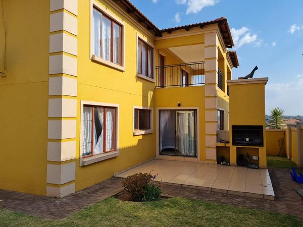 Townhouse For Rent in Quellerie Park, Krugersdorp
