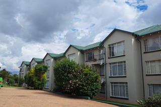 Apartment / Flat For Rent in Krugersdorp North, Krugersdorp